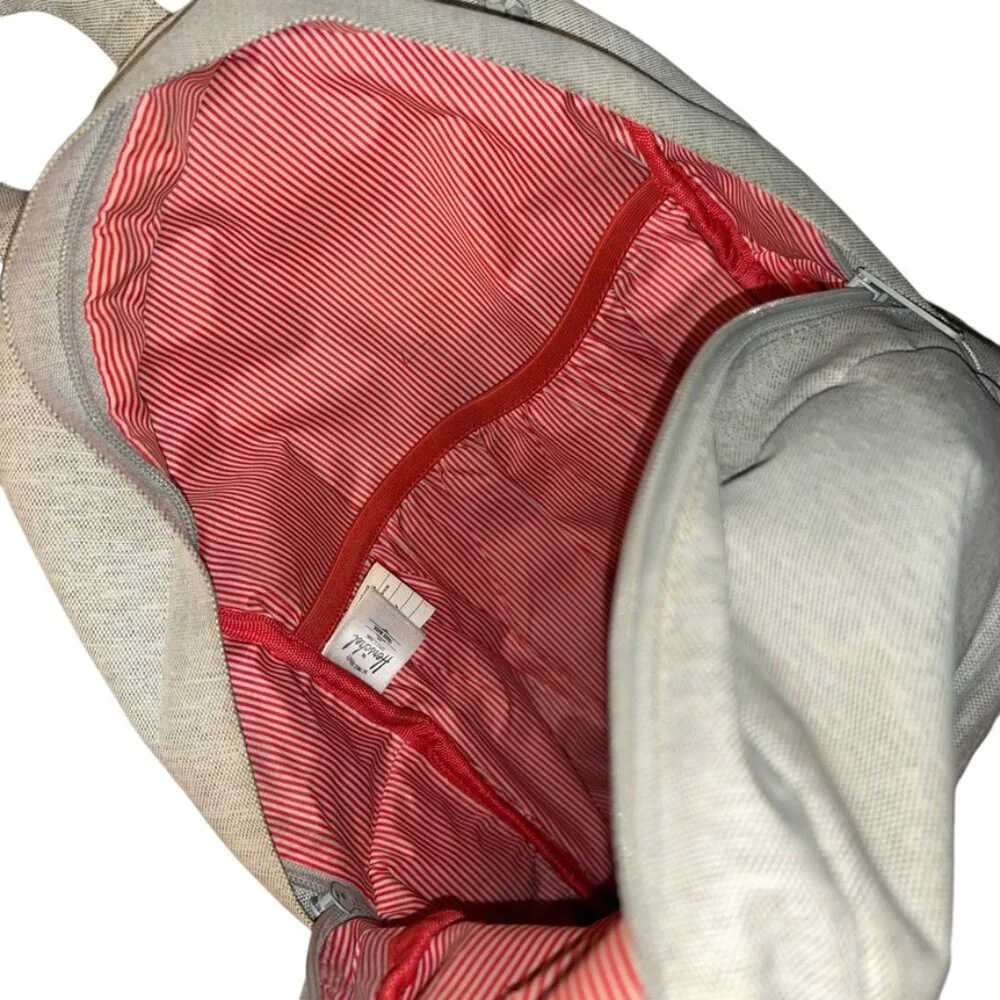 Herschel Supply Co Brand light gray classic small back pack